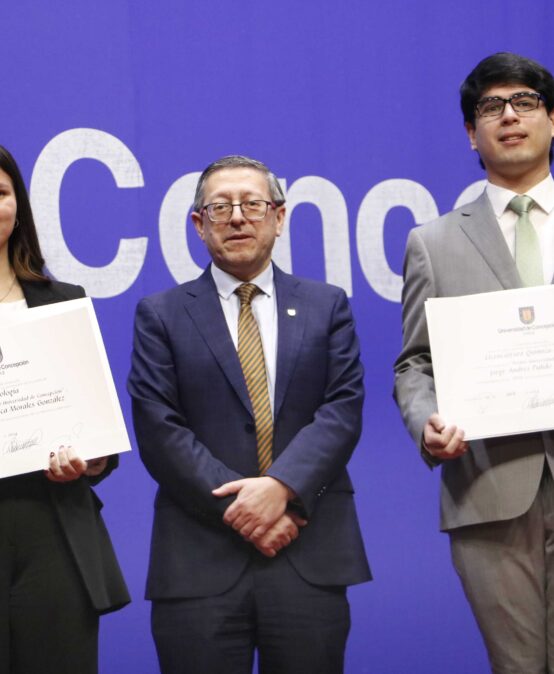 UdeC reconoce a 2 egresados/as de la FCQ con el Premio Universidad de Concepción