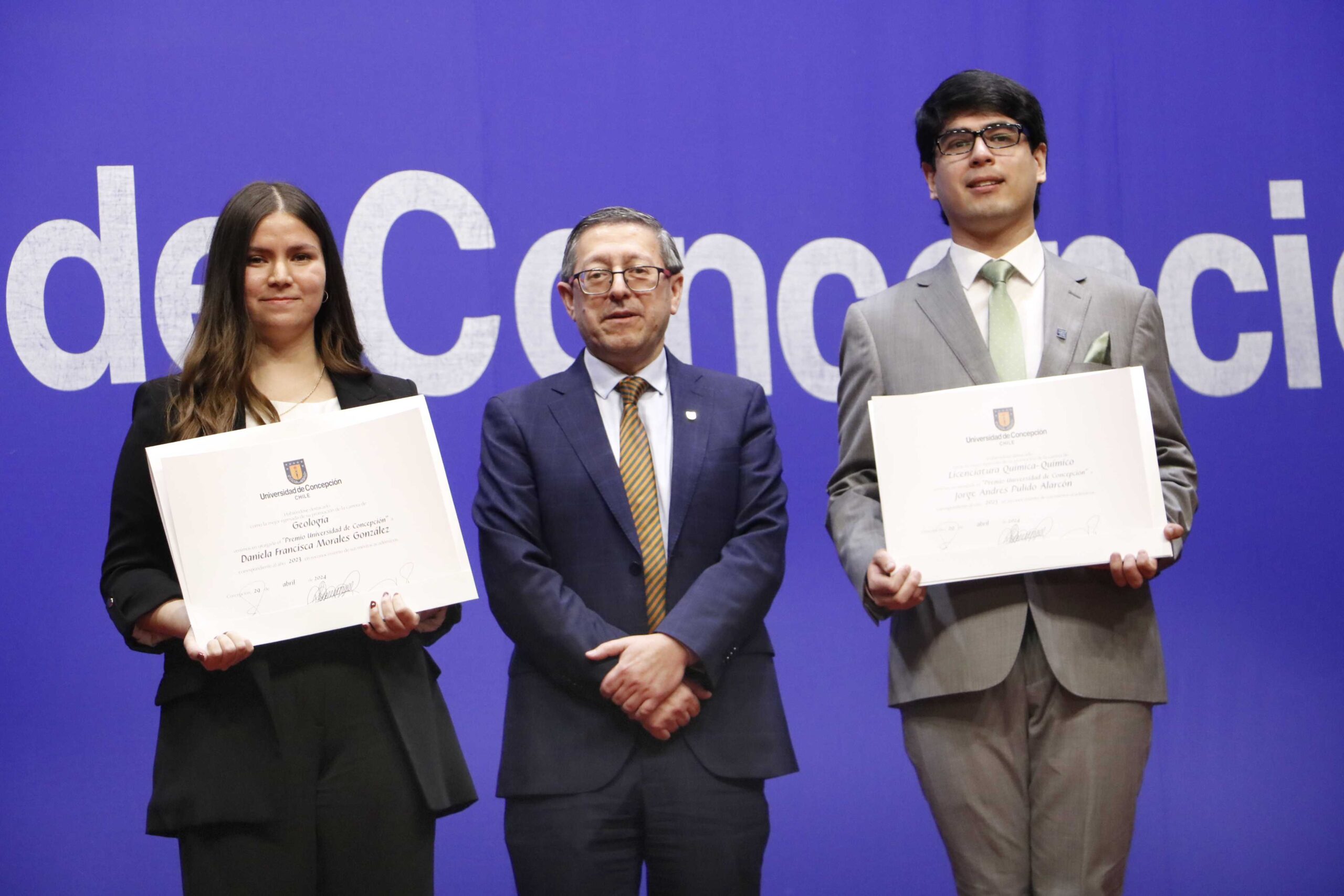 UdeC reconoce a dos egresados/as de la FCQ con el Premio Universidad de Concepción