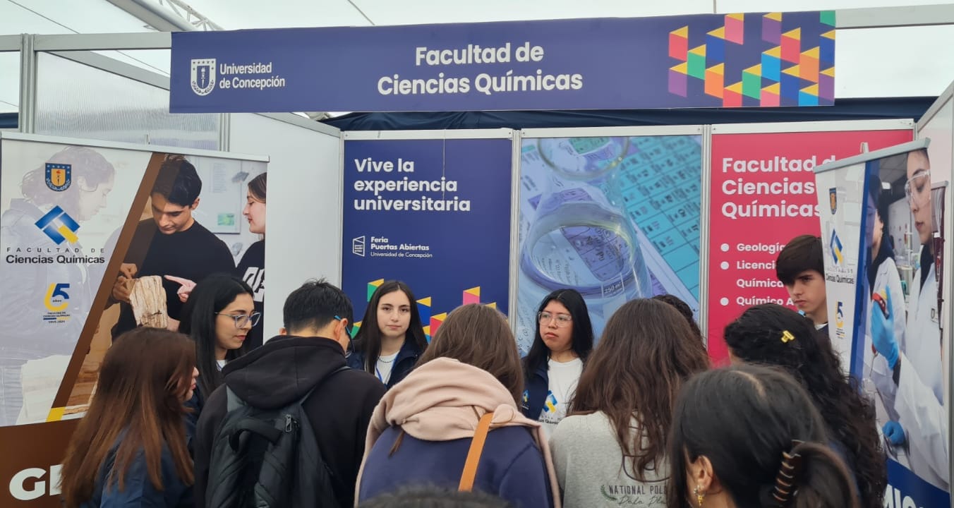 Facultad de Ciencias Químicas presente en  tradicional Feria Puertas Abiertas 2024