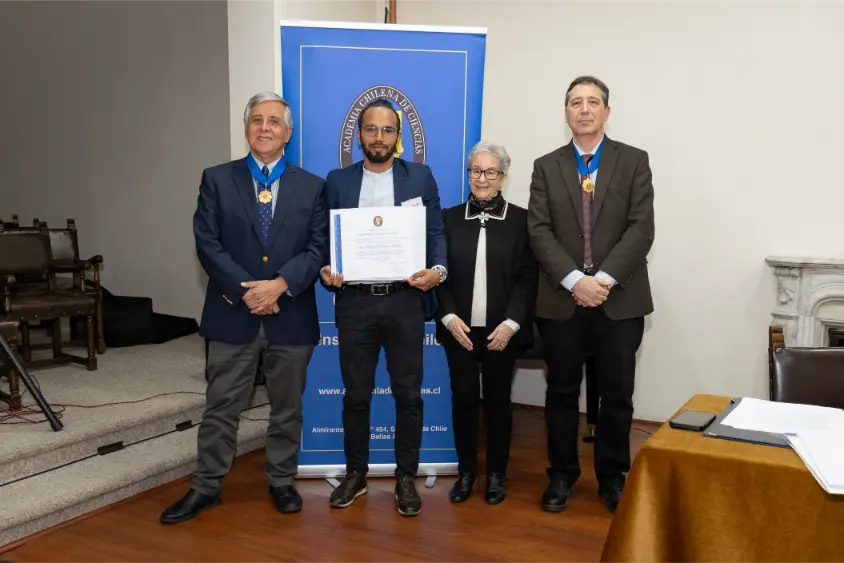 Académico de la FCQ UdeC se integró a programa de la Academia Chilena de Ciencias Académico de la FCQ UdeC se integró a programa de la Academia Chilena de Ciencias