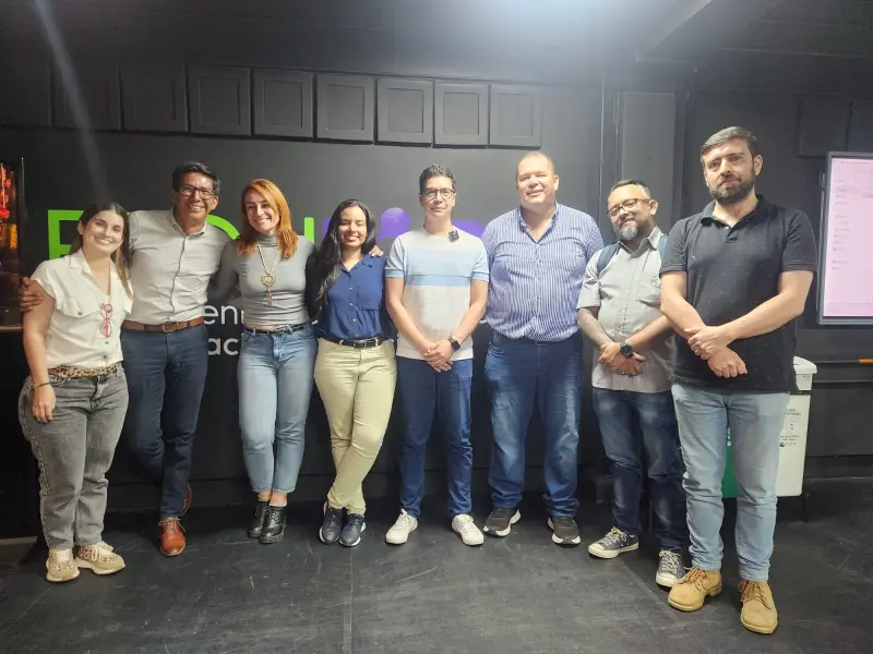 ¿Cómo se construye el conocimiento científico? Académico UdeC realizó estadía en Colombia para abordar desafíos globales de la didáctica de la ciencia ¿Cómo se construye el conocimiento científico? Académico UdeC realizó estadía en Colombia para abordar desafíos globales de la didáctica de la ciencia